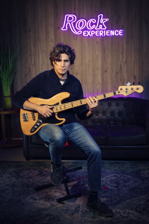 Juan Carlos Baños, bajo